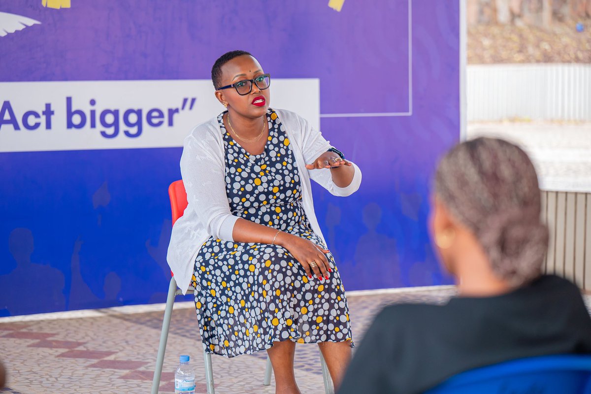 plpyouth's tweet photo. Day 9 at #PLPAcademy was all about mastering communication! We were honored to have @UmuhozaB lead a session on the power of effective #communication and #PublicSpeaking. Her insights were invaluable! 1/2 https://t.co/BEGm6vwHNp