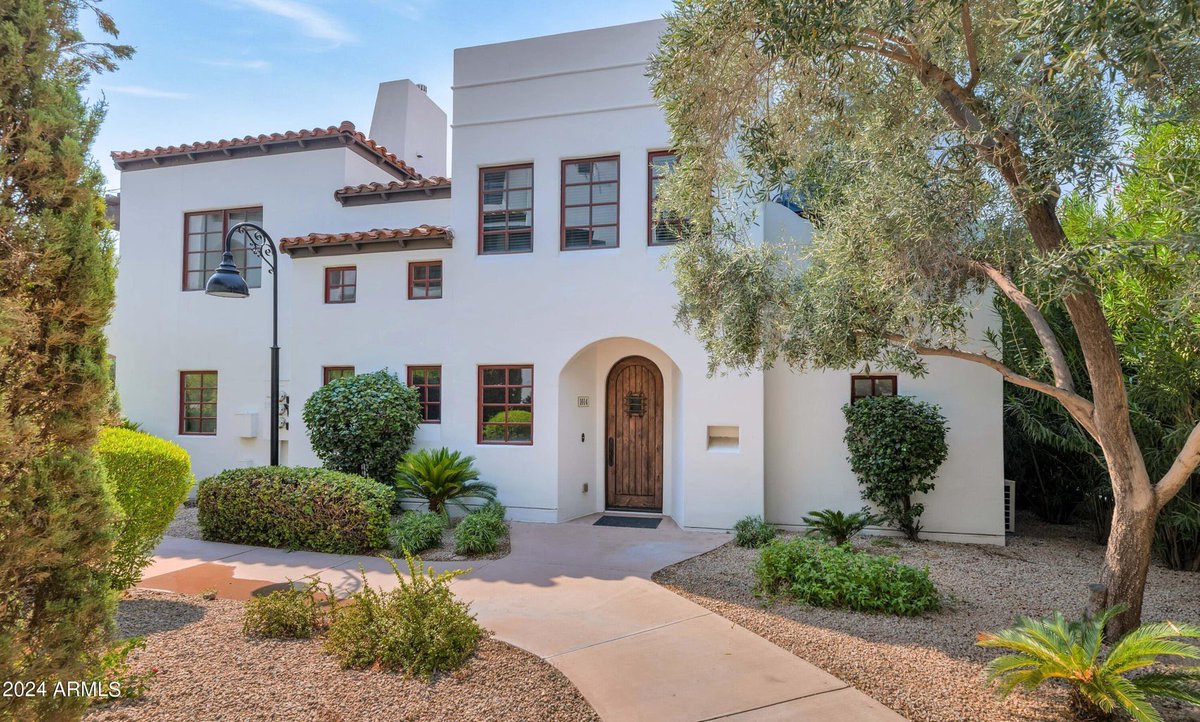 beththompson9's tweet photo. The market is matching the temps this summer! Excited for our buyers and sellers who are all pending &amp; under contract right now! https://t.co/BTQneqarZs