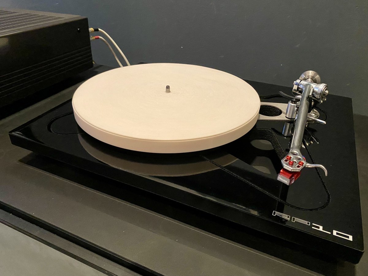 LoudClearHiFi's tweet photo. Here’s a beautiful pre-owned Rega RP10 turntable that we were deming and selling this week. Whilst it might not be at the same level as the current Planar 10, it’s still a mighty fine deck. 

The rest of the system was an Accuphase E-280 amp and Audiovector QR 3 SE speakers. https://t.co/kTS4hCUYIG