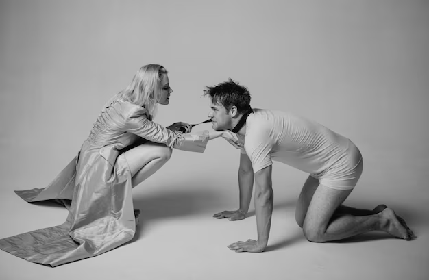 Asi me imagino a esos hombres mujersita cuando estan con su mujer