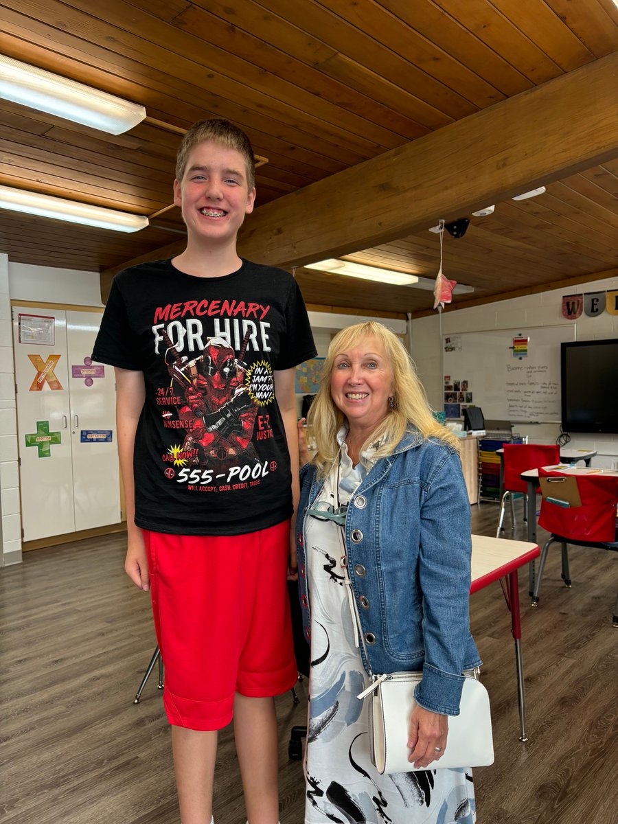 We love when our retired teachers come back and visit! 💙 💛  #PennoyerPride