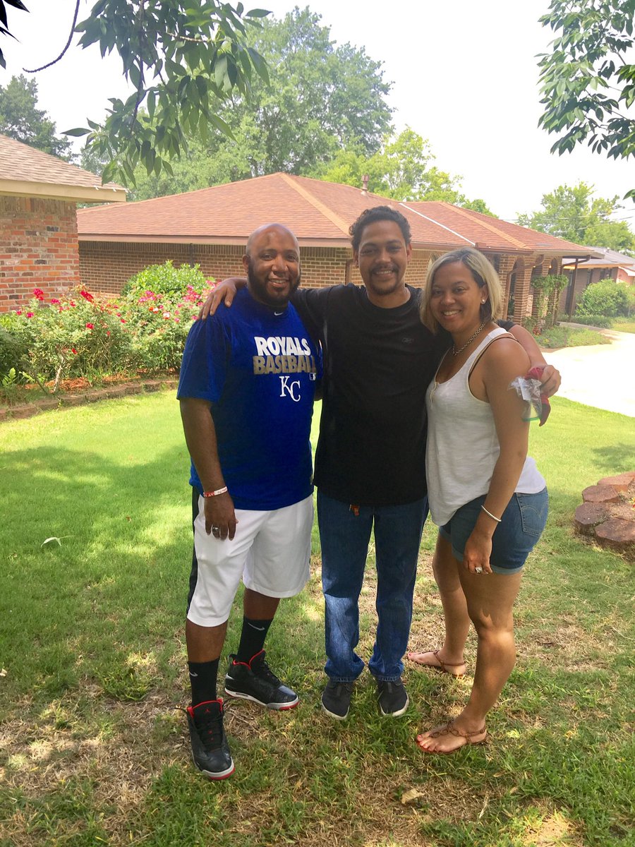 mrstiffanylewis's tweet photo. 4 years ago today, a piece of my heart broke. As twins, our bond was unbreakable.I miss you every day. Your sons and Braxton remind me of you in so many ways. Today, I’m focusing on the good times. Grief is real, and it’s okay to not be okay. #RIHTim #OurGuardianAngel @draslewis https://t.co/uTeGNzCQBH