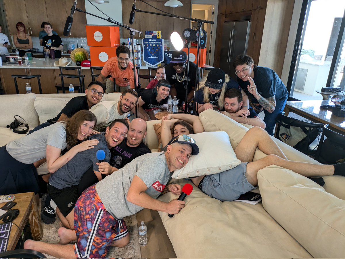 Sleepy selfie with <a href="/cjyaTV/">cjya</a> 🥺😍 #KaizoColo
