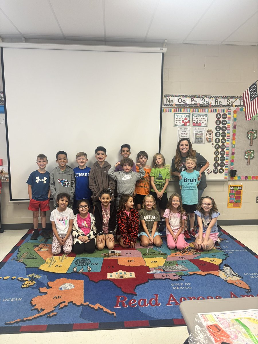 The Lunch Legend winners for the week! 

Mrs. Nelson, Mrs.Radar, Mrs. Owens, Ms. Crochet ❤️