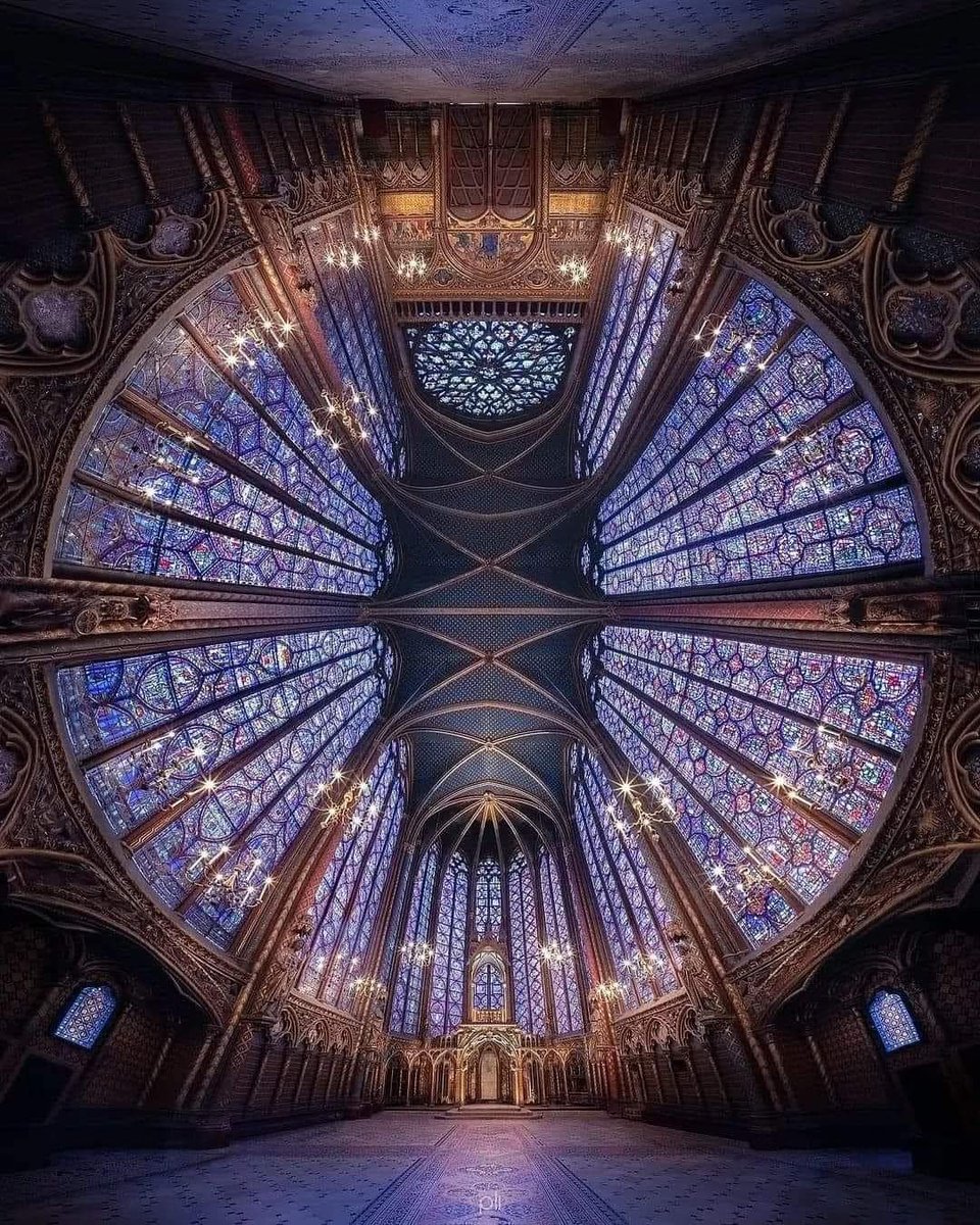 "Make their way easy and their labors fruitful. Dry their tears if they weep; sanctify their joys; raise their courage if they weaken; restore their hope if they lose heart, their health if they be ill, truth if they err.
Amen"

SPECTACULAR!
#Photo
Sainte-Chapelle #Paris #France