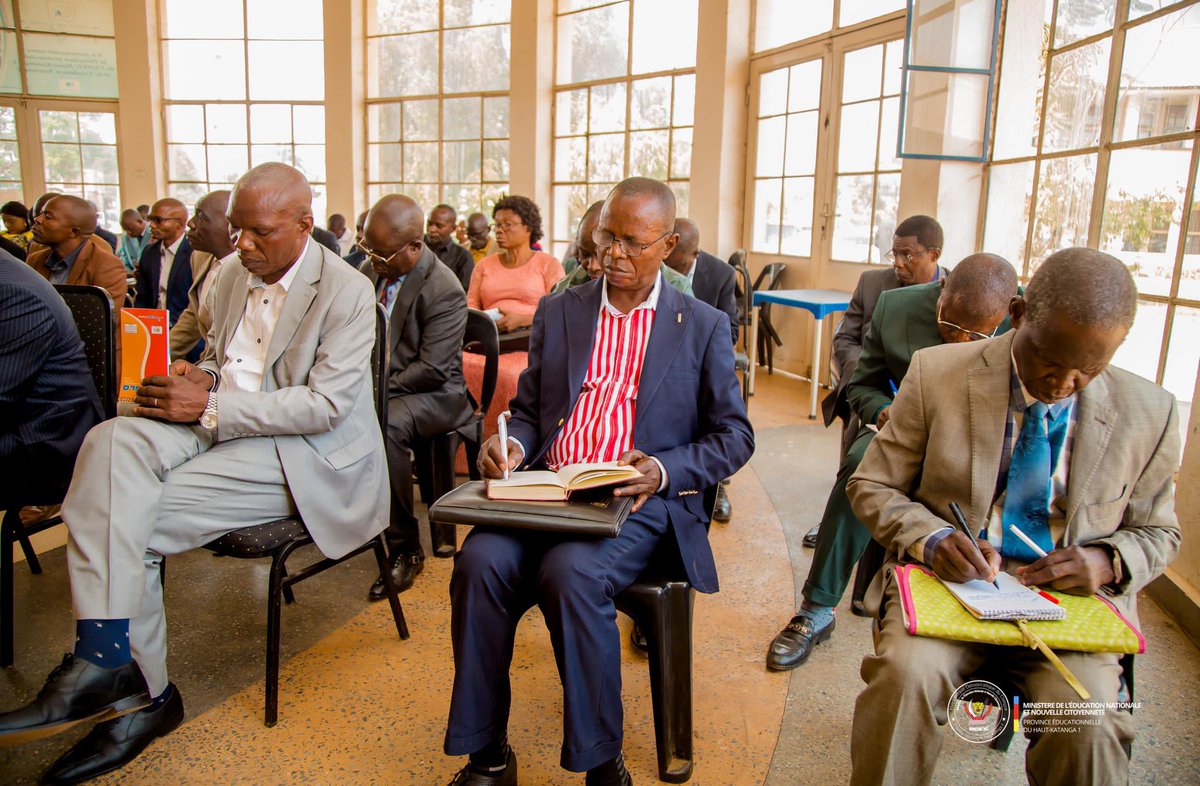 #RDC| #EDUCATION 
Pour œuvrer sur des bases solides durant l'année scolaire en cours, ensemble avec toutes les parties composantes de notre province éducationnelle du Haut-Katanga 1, le directeur joseph Mwinkeu Tshiend a procédé à une évaluation méticuleuse de la rentrée scolaire