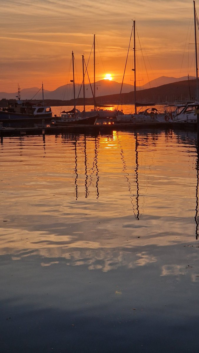 A gorgeous evening to finish my 6 week internship at <a href="/SAMSoceannews/">Scottish Association for Marine Science</a> helping to process minke whale calls. I've loved every minute and learned so much. I'm pretty sad it has to come to an end, but the next adventure calls!