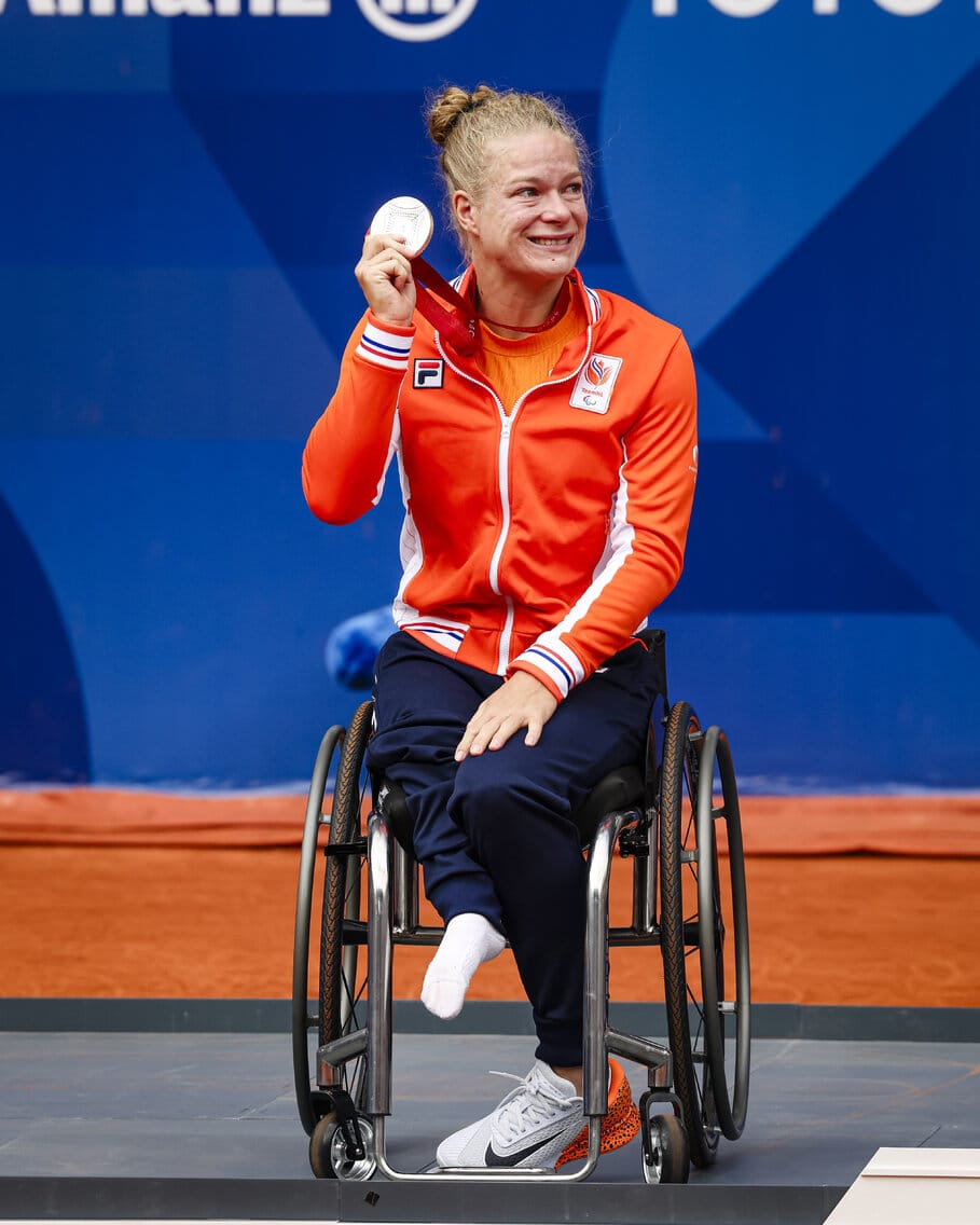 Keihard gestreden voor het goud, maar het mocht helaas vandaag niet zo zijn. Maar ik ga met opgeheven hoofd én een zilveren medaille naar huis!

Foto: ITF Kopatsch/Molter

#singles #silver #Paris2024 #wheelchairtennis <a href="/TeamNLtweets/">TeamNL🇳🇱</a> <a href="/Paralympics/">Paralympic Games</a> <a href="/ITFTennis/">ITF</a> <a href="/KNLTB/">KNLTB</a>