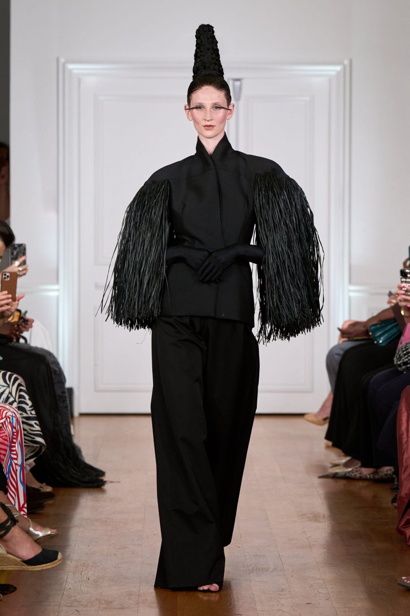 SCADFASH's tweet image. A closer look at Imane Ayissi’s Fall/Winter 2024 collection “Akalaan”.

Enjoy exclusive access to Imane Ayissi’s collections at the opening reception Sept. 17 with a #SCADFASH membership! Link for more information: scadfash.org/events/opening…