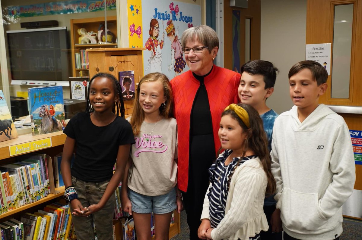 Governor Laura Kelly tweet media