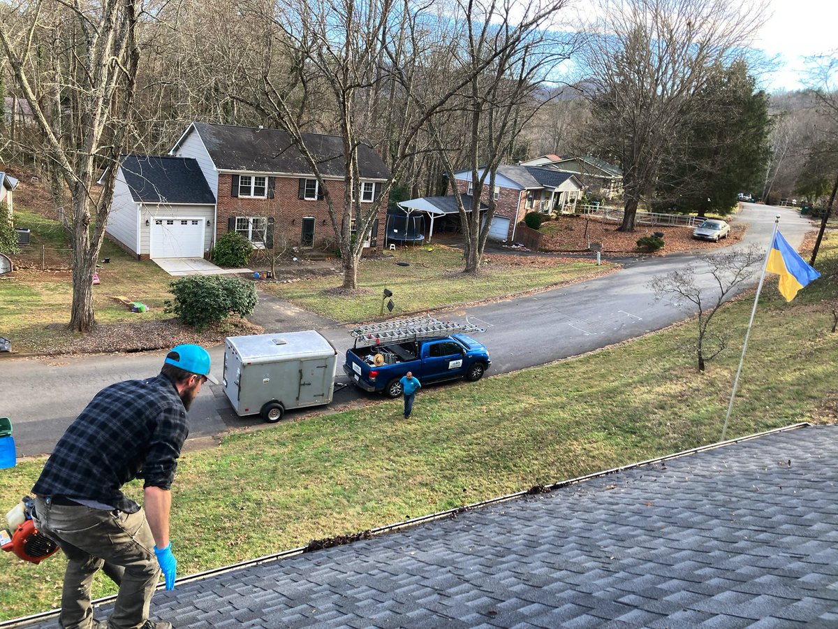 BlueMountain828's tweet image. It’s that time of year again!
Book your cleaning, set up annual cleaning, or get your cleaning for free when you purchase gutter guards.
(828)390-0243
bluemountaingutterco.com
#gutters #guttercleaning #gutterprotection #gutterguards #homeowner #localbusiness #familybusiness