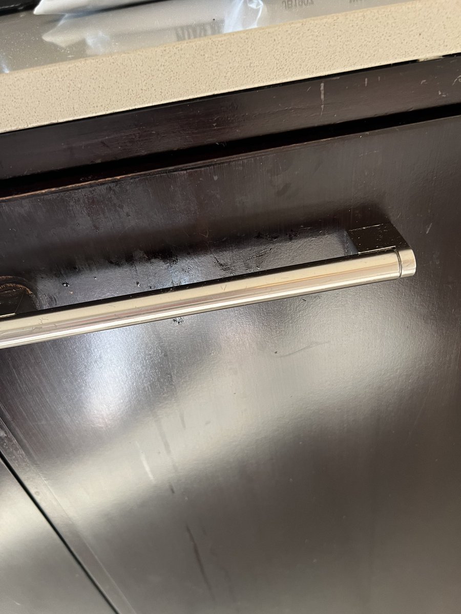 mcnarrys's tweet image. More “cleanliness” at @HiltonHotels #filth &amp;amp; best of all you have to request your room to be cleaned! 🤮 Is this what #hilton has become?