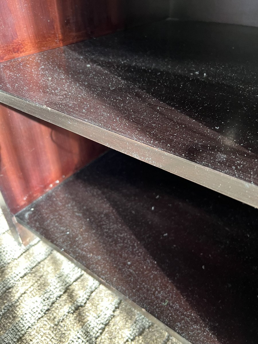 mcnarrys's tweet image. More “cleanliness” at @HiltonHotels #filth &amp;amp; best of all you have to request your room to be cleaned! 🤮 Is this what #hilton has become?