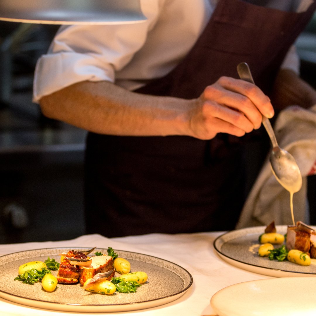 Here's to our incredible chefs! We vet each and every one of our talented private chefs meaning that when you book an experience with Epicurate you can be sure that you're getting the best of the best!