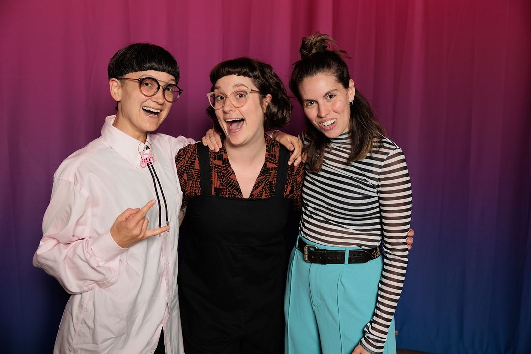 Le jury a choisi de remettre le 𝗣𝗿𝗶𝘅 𝗙𝗿𝗮𝗻𝗰̧𝗼𝗶𝘀𝗲-𝗚𝗿𝗮𝘁𝗼𝗻 𝟐𝟎𝟐𝟒 à 𝐉𝐨𝐬𝐢𝐚𝐧𝐧𝐞 𝐃𝐮𝐥𝐨𝐧𝐠-𝐒𝐚𝐯𝐢𝐠𝐧𝐚𝐜, 𝐆𝐞𝐧𝐞𝐯𝐢𝐞̀𝐯𝐞 𝐋𝐚𝐛𝐞𝐥𝐥𝐞  et 𝐌𝐞́𝐥𝐨𝐝𝐢𝐞 𝐍𝐨𝐞̈𝐥 𝐑𝐨𝐮𝐬𝐬𝐞𝐚𝐮, pour le texte et l’idéation du spectacle 𝐸𝑥𝑝𝑙𝑜𝑠𝑖𝑜𝑛.