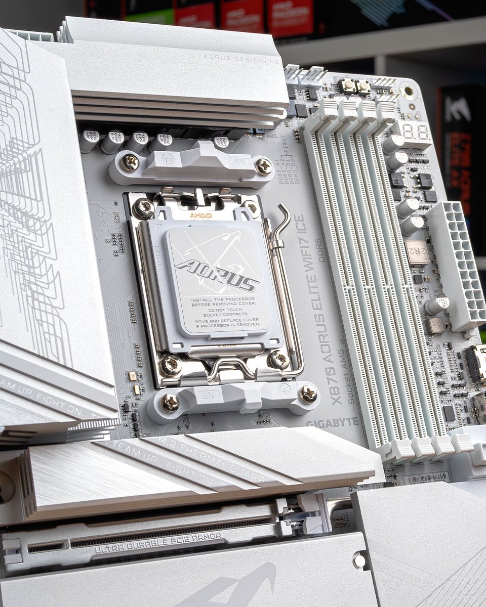 Damas y caballeros... presentamos la ✨ impresionante ✨ X870 AORUS ELITE WIFI7 ICE 🤍