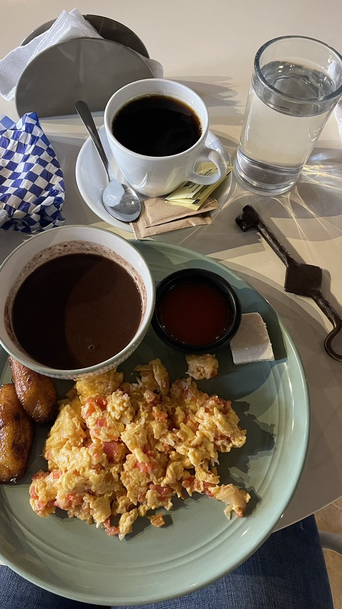 MellanieR_'s tweet photo. Ahora que me volví catadora de hoteles en el sur ⬇️ under Q200, el hotel “Las Marias” en 📍Taxisco, Santa Rosa ha sido por mucho uno de los mejores en los que me he hospedado, hasta te incluye desayuno. ✨ https://t.co/ufb1cqU2l6