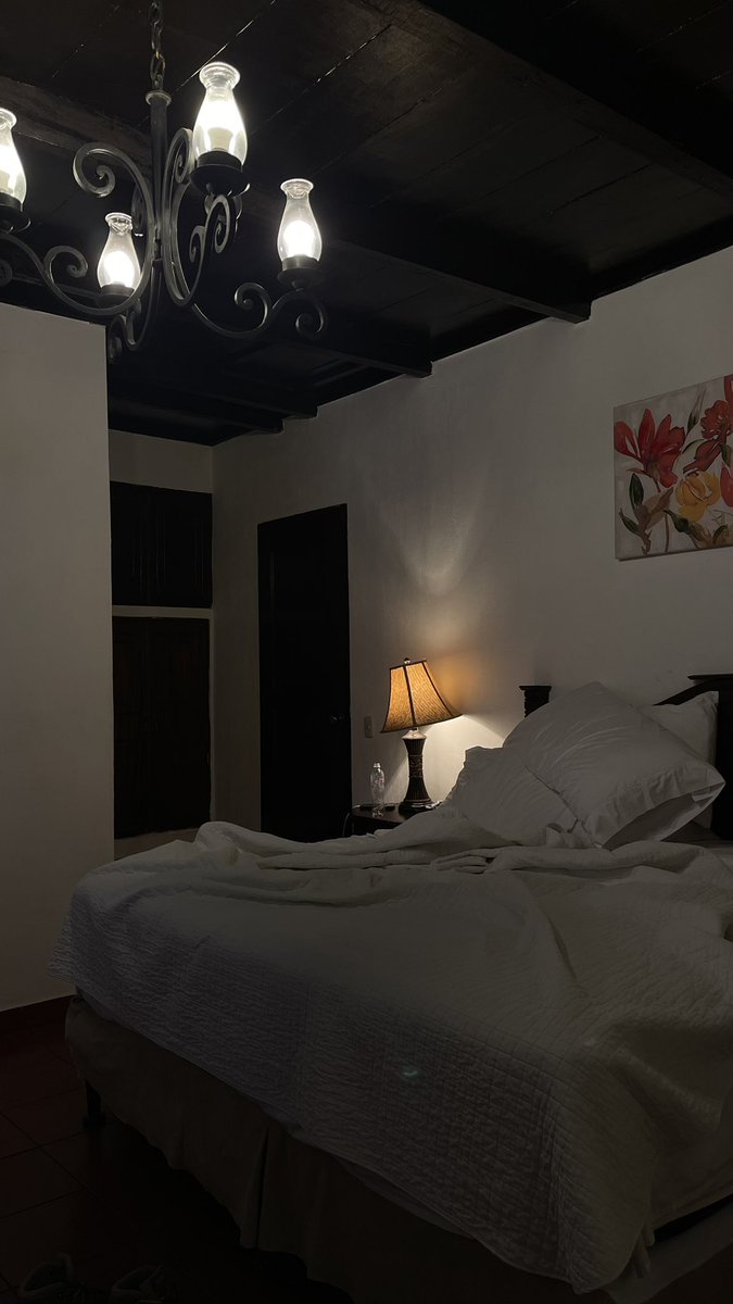 MellanieR_'s tweet photo. Ahora que me volví catadora de hoteles en el sur ⬇️ under Q200, el hotel “Las Marias” en 📍Taxisco, Santa Rosa ha sido por mucho uno de los mejores en los que me he hospedado, hasta te incluye desayuno. ✨ https://t.co/ufb1cqU2l6