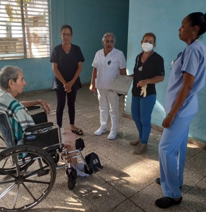 Discusión en equipo de los casos más complejos, buscando las mejores soluciones para cada uno de ellos #CubaEsSalud  #CubaEsAmor #LasTunasXMásVictorias #CubaPorLaVida #longevidadsaludable