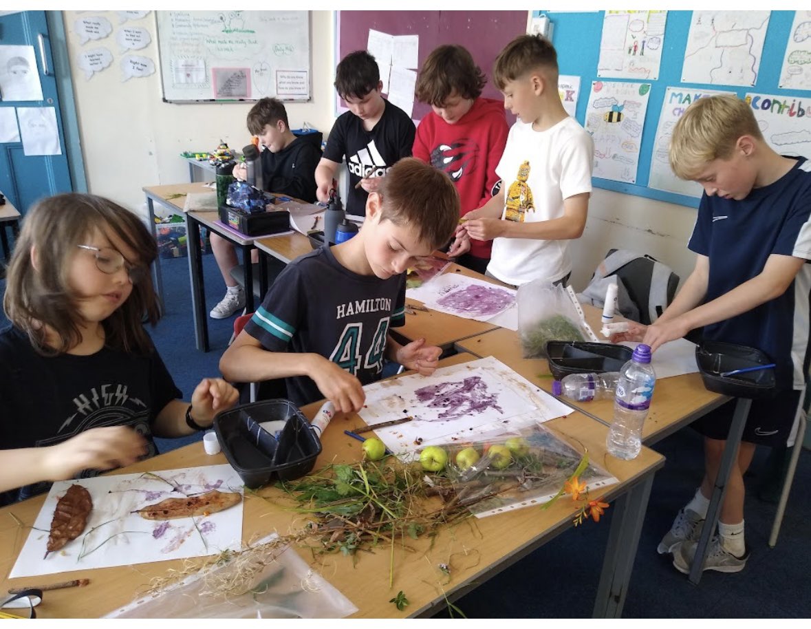 LethamPS's tweet photo. Josephine and Jessica led our P7 community afternoon showing us how to make art out of nature! It was a beautiful afternoon to collect items from the playground and then use them in our art work. The final products look amazing. #art #nature #communitysession https://t.co/lSLOAoE89L