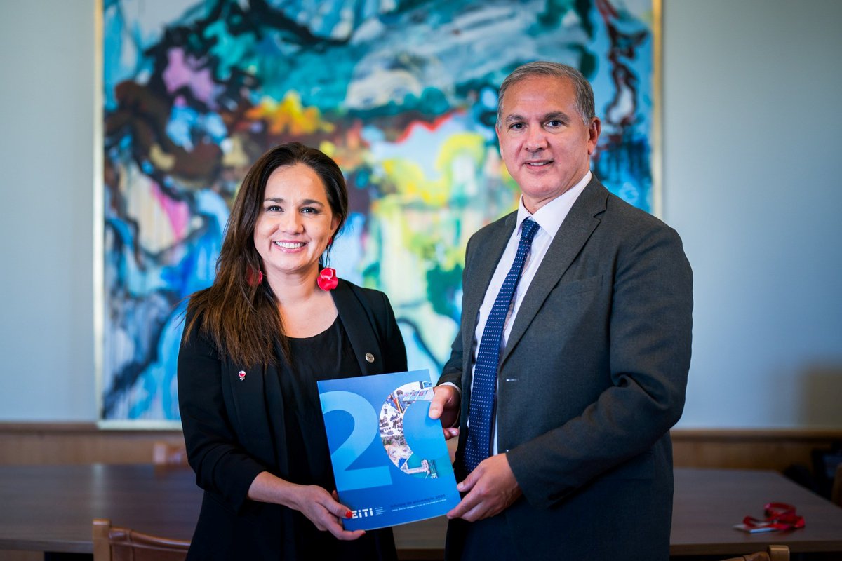Cochilco (@cochilcochile) on Twitter photo La subsecretaria <a href="/subrei_chile/">Subsec. de Relaciones Económicas Internacionales</a>, Gloria de la Fuente; recibió a la VP (s) de Cochilco; Claudia Rodríguez; a la D. de Estudios, Patricia Gamboa; y al asesor <a href="/EITIorg/">EITI International</a> , Francisco Paris para conocer el avance de la adhesión de la minería a esta norma de transparencia <a href="/MinMineria_cl/">Ministerio de Minería de Chile</a> La subsecretaria <a href="/subrei_chile/">Subsec. de Relaciones Económicas Internacionales</a>, Gloria de la Fuente; recibió a la VP (s) de Cochilco; Claudia Rodríguez; a la D. de Estudios, Patricia Gamboa; y al asesor <a href="/EITIorg/">EITI International</a> , Francisco Paris para conocer el avance de la adhesión de la minería a esta norma de transparencia <a href="/MinMineria_cl/">Ministerio de Minería de Chile</a>