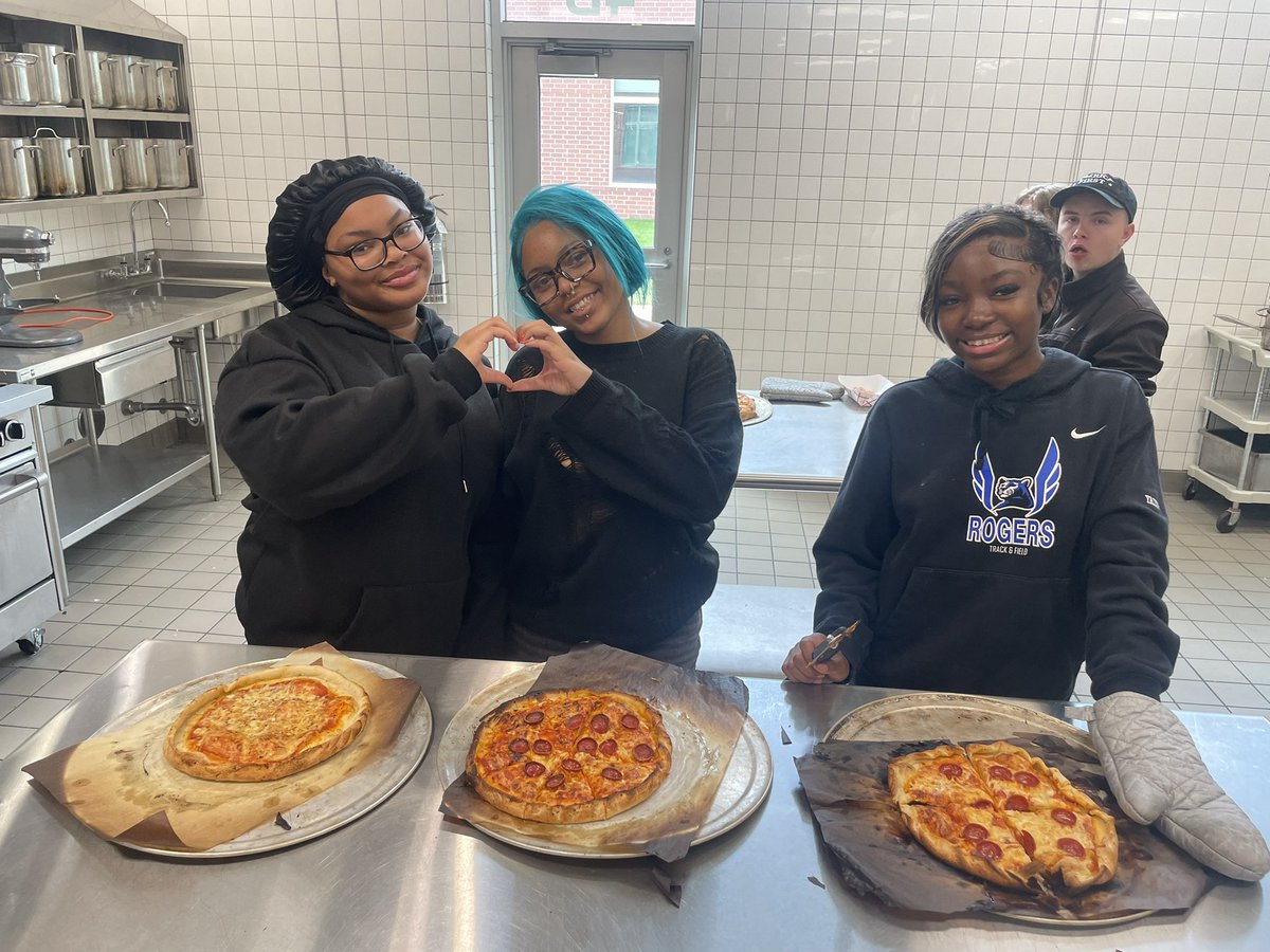 Rogers High School Culinary Arts tweet media