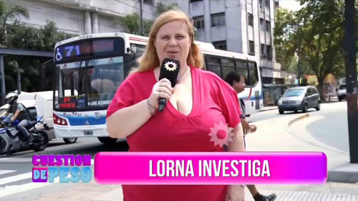 Emepezó la temporada más picante del Winter SALE y la chica de contenidos acaba de venir a la oficina después de 4 hs con la data de qué locales tienen 60% OFF, sintiéndose Lorena.