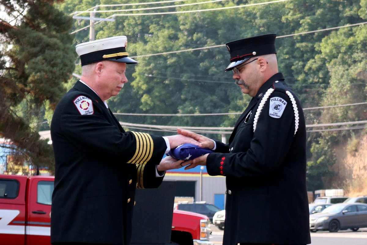 City_of_Pullman's tweet photo. Congratulations to Firefighter/Paramedic Patrick Fitzgerald on his retirement from the Pullman Fire Department. Thanks for 17 years of dedicated service!
#pullmanproud #pullmanfire #pullmanwashington #pullmanwa https://t.co/xzw4DSAujM