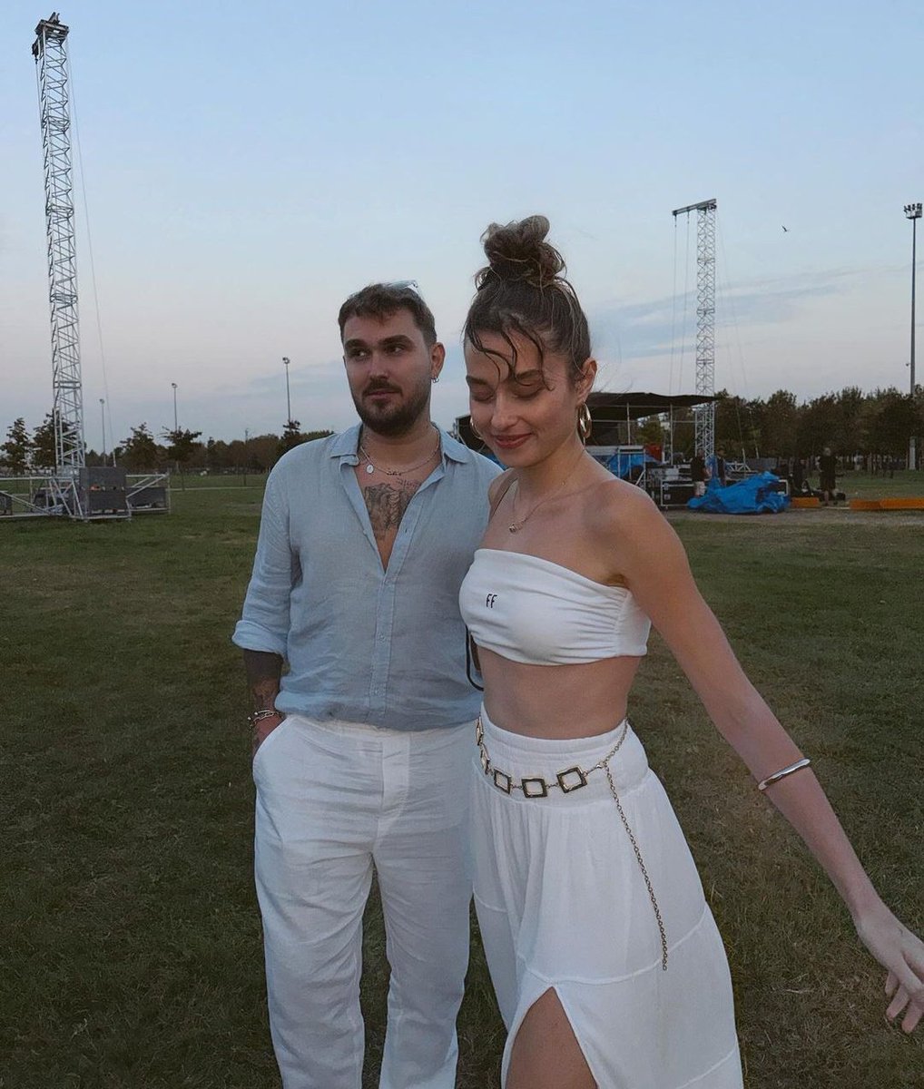 "Seni benzeteceğim bir sürü çiçek var aklımda." 🤍