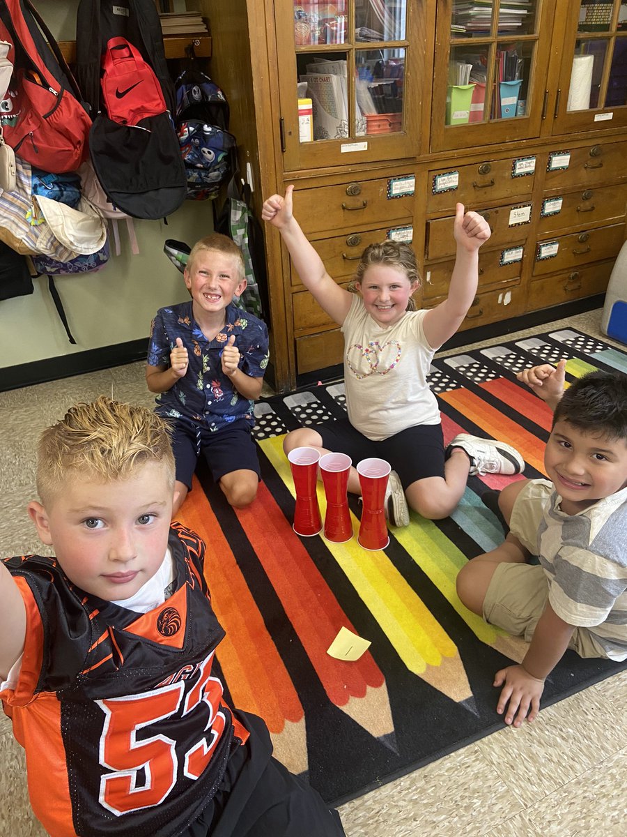 BrexMs's tweet photo. What a great first week had! @MrsFrazee1st and I got to work with our OAS friends on different growth mindset activities to get ready for the new school year. 🧠👩‍🏫 @NeilLeone29 https://t.co/v5Fwr9kPgX