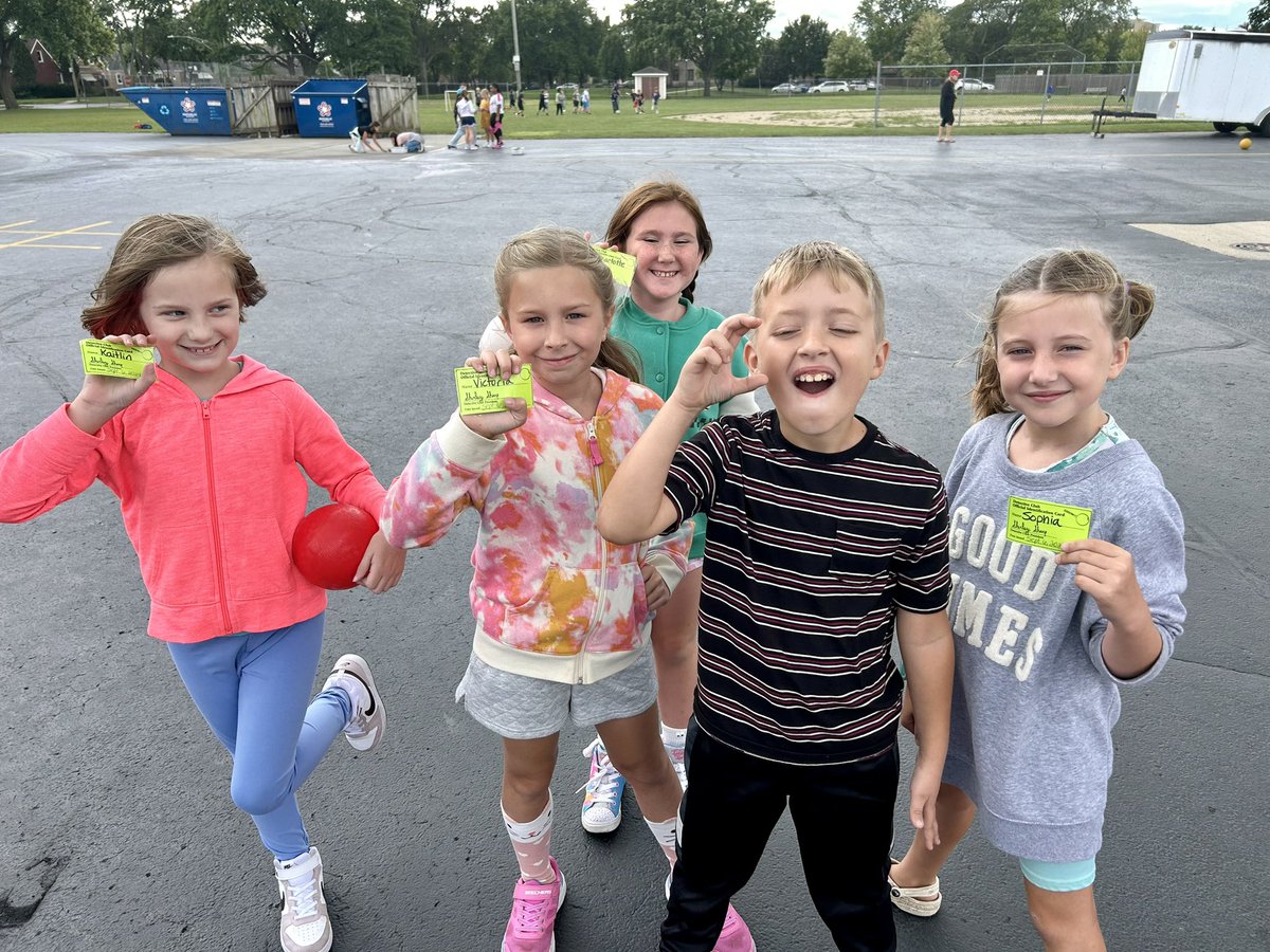 Today these 3rd graders became official members of the Detective Club. 🕵️ Not only are they reading detectives, but they also put their skills to work on the playground. 🔍 #BeEvergreen