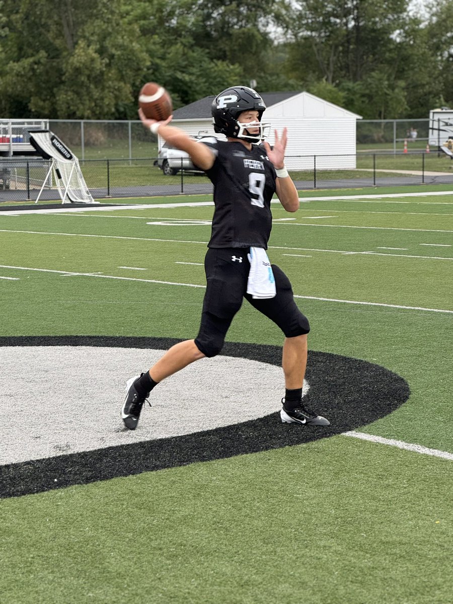 Q92Sports's tweet image. Warren Harding vs Perry is the @Q92 #Score7 High School Football Game of the week. 

Listen here player.amperwave.net/2446