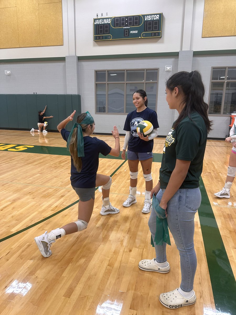 When you look away for one second while teaching a shoulder band warm-up… good luck to our girls today against Pearsall!!! 🏐
