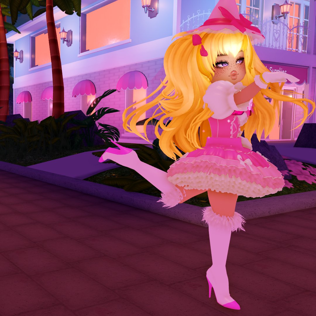 DaRealCrystalYT's tweet photo. ✨Cure Miracle &amp; Cure Magical✨

#royalehigh https://t.co/lyglmRNubT