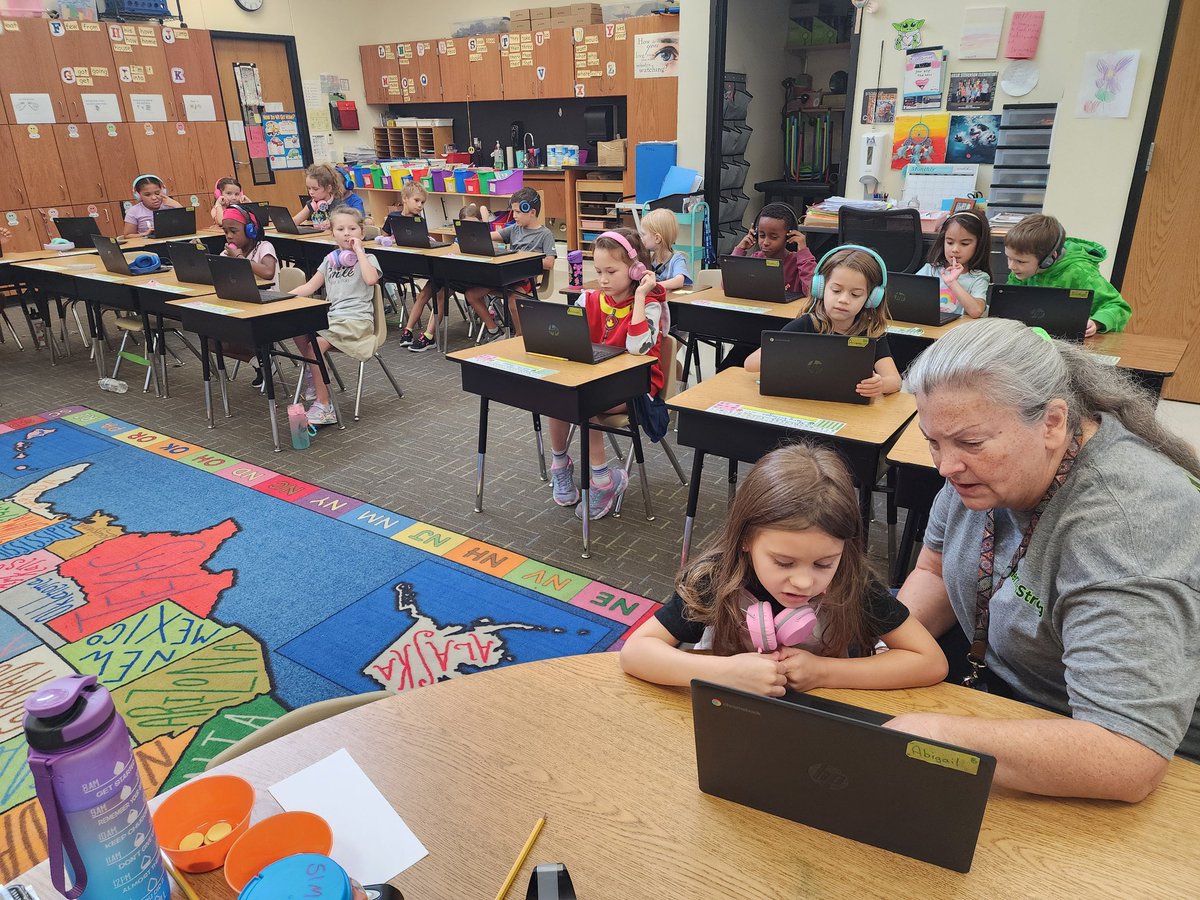 1st grade cubs were learning to care for devices and exploring <a href="/Seesaw/">Seesaw</a> tools with Bean! <a href="/CubInfo/">Stevenson Elementary</a> #iloverockwallisd