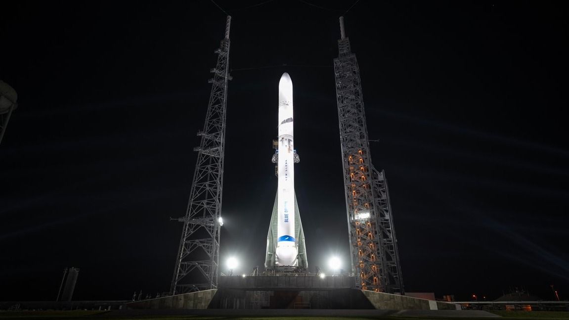 SPACEdotcom's tweet image. NASA delays ESCAPADE Mars launch on Blue Origin&apos;s giant New Glenn rocket to 2025 to avoid potential cost overruns trib.al/FF8aLId