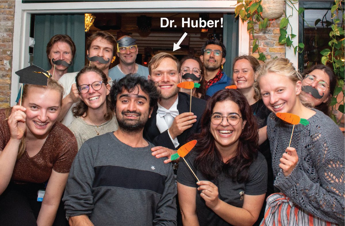 CryoTUD's tweet image. Very proud of the lab&apos;s newest doctor.
Congratulations Dr. @Stefan_T_Huber! 🥳🥳🥳🥳

Fantastic defense, including great questions from @RouslanEfremov &amp;amp; @TassosPerrakis, and another amazing PhD movie from our lab-grown Green Screen Productions. Woot woot!