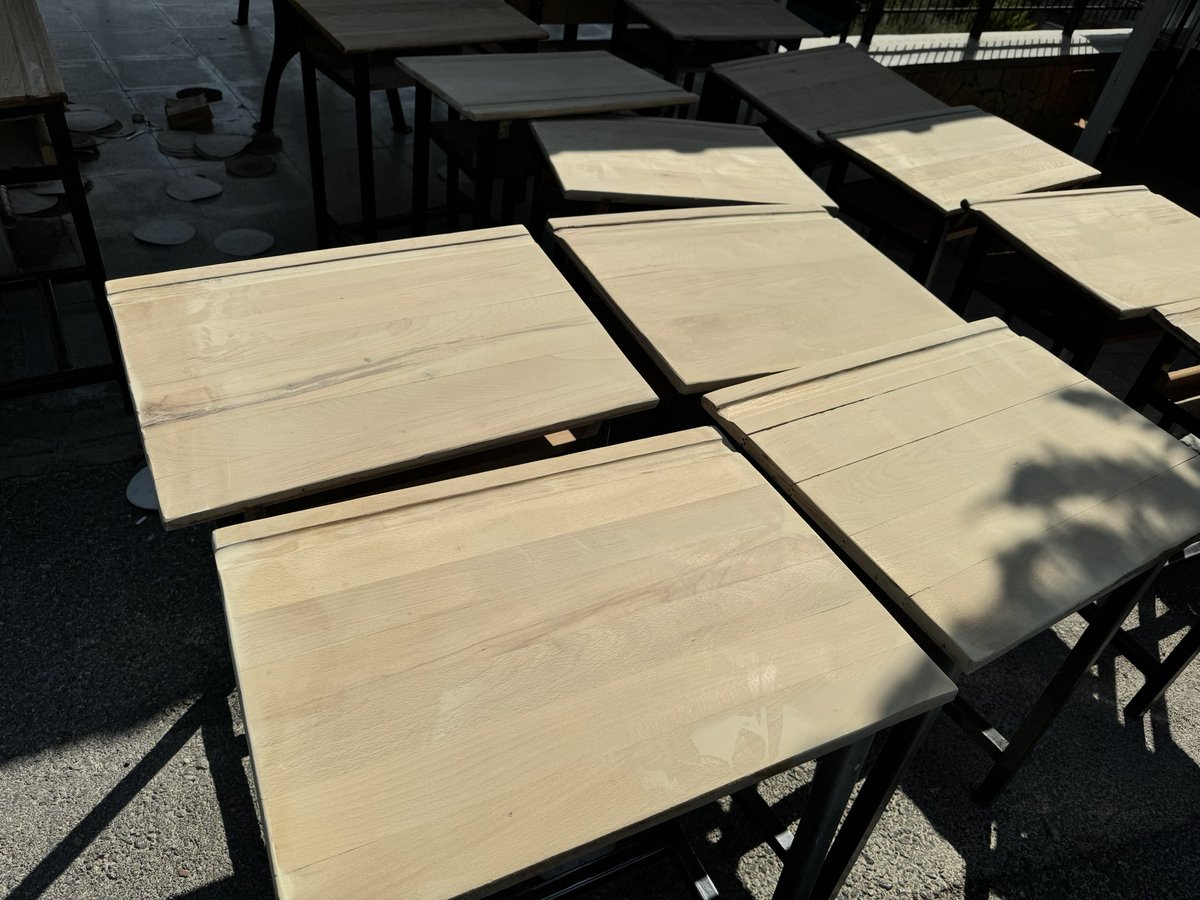 Gulkapal's tweet photo. Sıralarımızın temizliği, pencerelerimizin bakımları tamam. Kitaplarımız paketlendi ve Öğrencilerimizi bekliyoruz…
@tcmeb 
@izmir_ilmem 
@bornovamem 

📌📌📌

#OkullarımızHazır https://t.co/aM8dmuJGvO