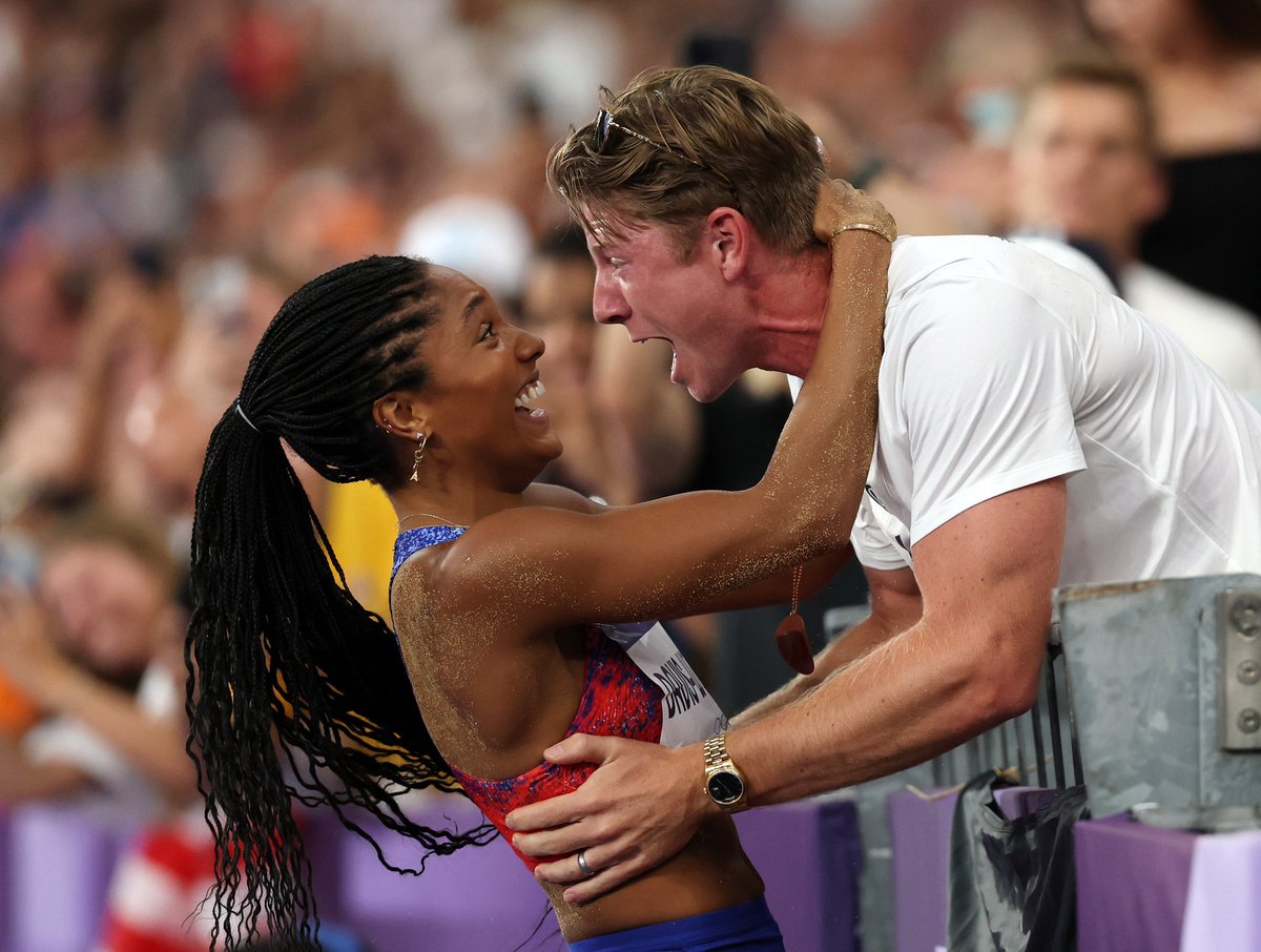 Golden couple 🥇
From Paris with love ❤️

📸Getty
#Paris2024