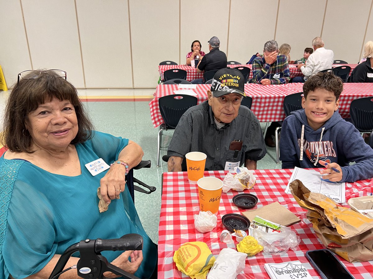 We love our Highlander Grandparents! Thank you for coming to our Grandparent Breakfast! ❤️🖤