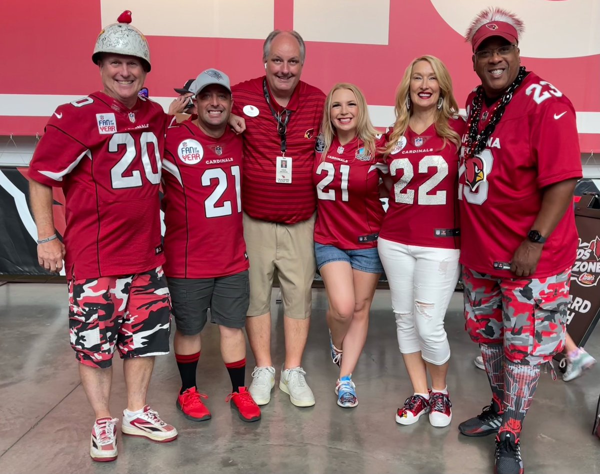 dedic8's tweet photo. It’s almost time #birdgang!!!! Can’t wait!! #birdgang #azccalumni #fordhalloffans #HoFclassof21 #redsea https://t.co/KBCciK49fV