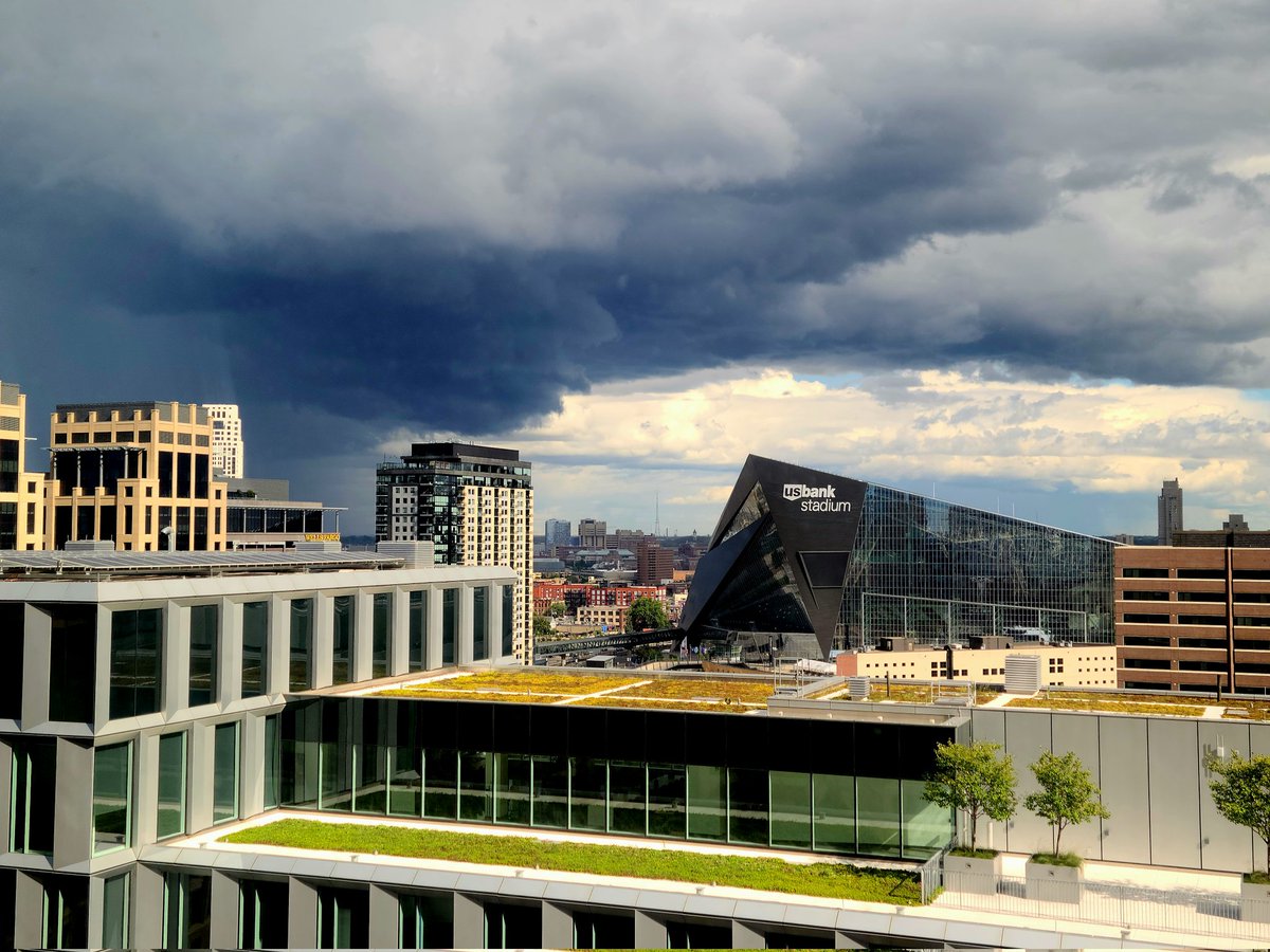 Watching the rain roll into downtown Minneapolis <a href="/NWSTwinCities/">NWS Twin Cities</a>