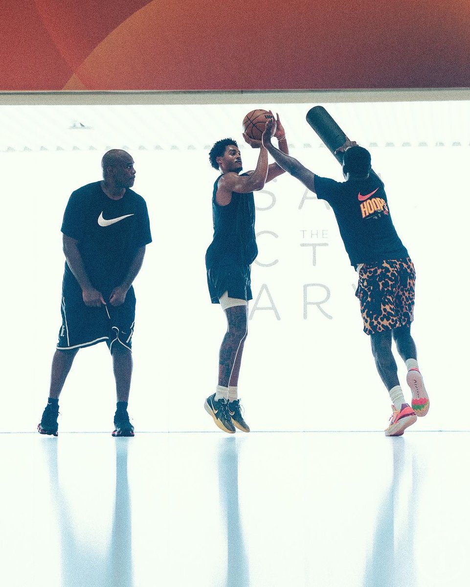 MEdwardsBball's tweet image. *WORK IN SILENCE

**PLAY IN PLACES THEY WHERE CANNOT SEE YOU

***SHOWCASE YOUR NEW APPROACH, AND SKILLSET WHEN THEY TURN ON THE BRIGHT LIGHTS!

#TheMonStarLabWay 😈..🤫