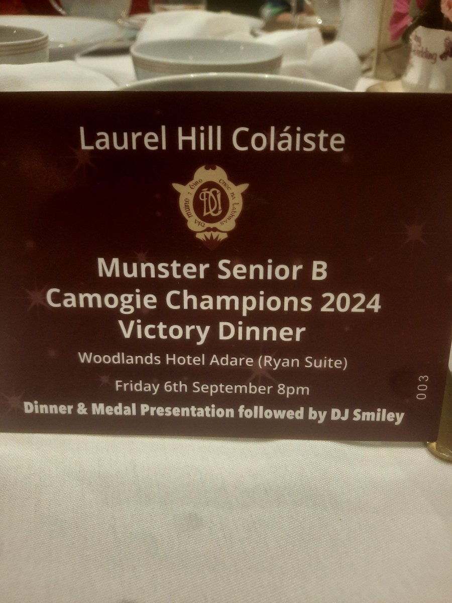 Laurel Hill Coláiste tweet media