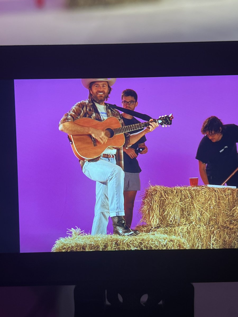 Penny and Sparrow (@pennyandsparrow) on Twitter photo Our new song ‘Country’ is out Friday the 13th 🔪 Our new song ‘Country’ is out Friday the 13th 🔪