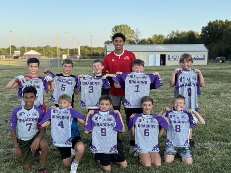 Gorillas giving back! Shouout to <a href="/jaylen_fuksa/">J.FUKSA</a> for donating some new threads🦍