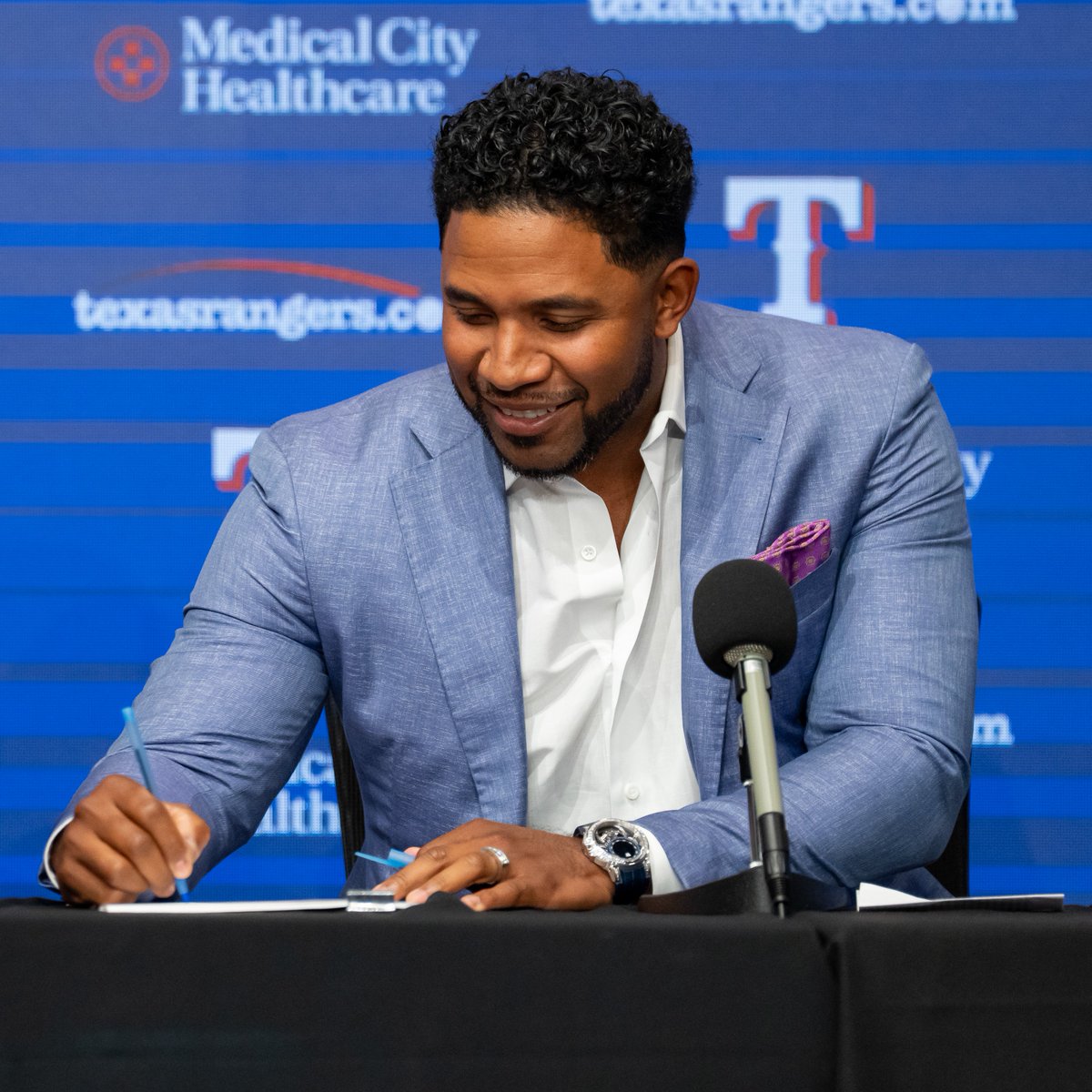 Rangers's tweet image. Elvis Andrus, forever a Ranger.