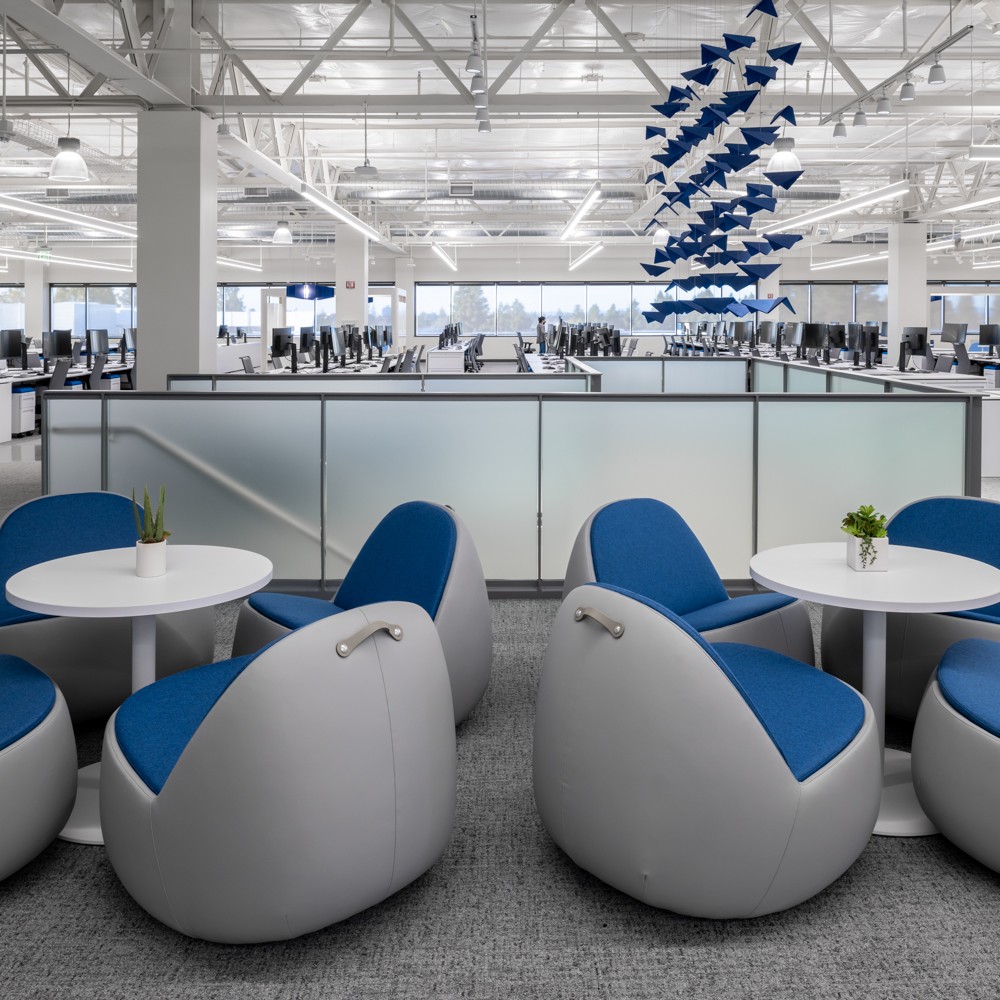 Acoustic Mobile at Guardant Health in Hayward, CA. Installed with the open office space just above a staircase and adjacent to the breakout zone for staff.

#interiordesign #acousticdesign #workplacedesign