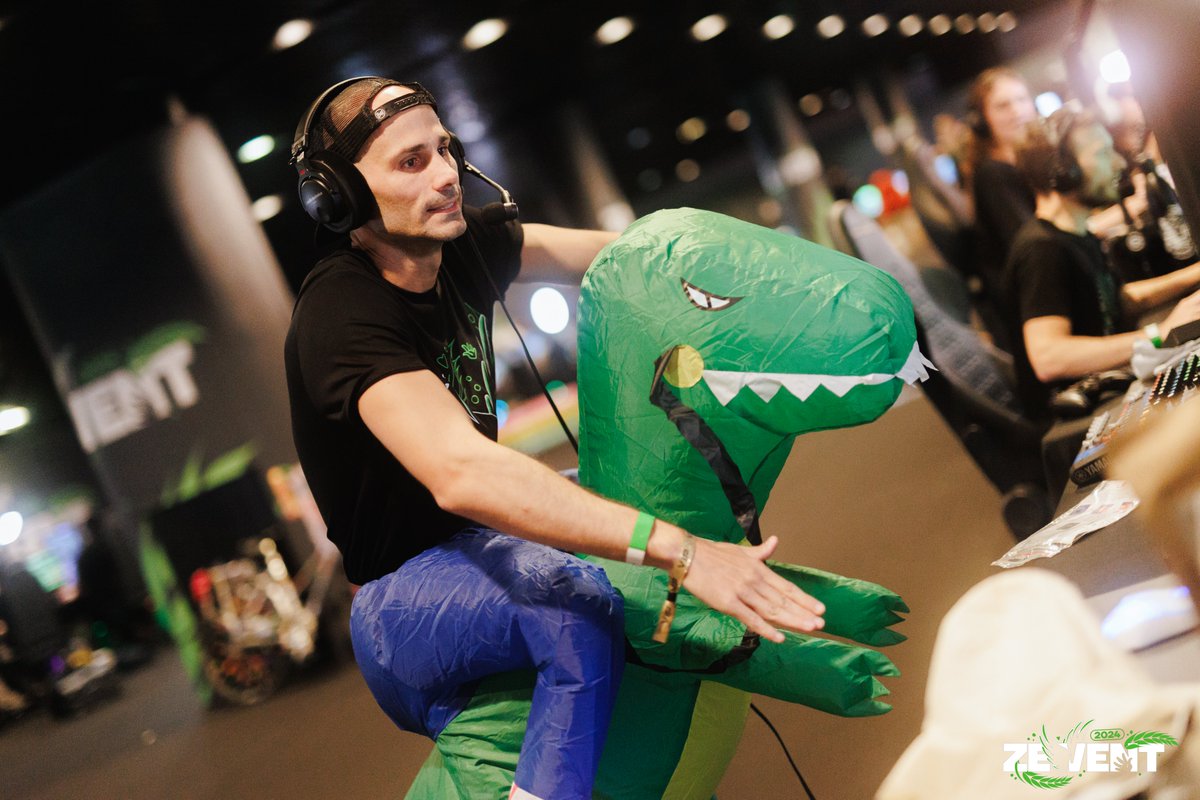 ZEVENTFR's tweet image. #ZEVENT2024 - Jour 1
📷 @aurore_tp &amp;amp; @ChloeRamdani