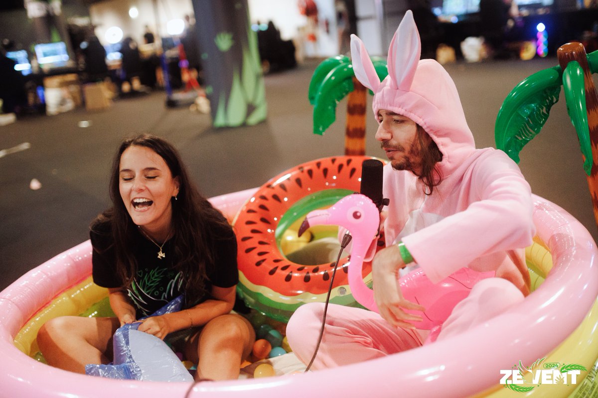 ZEVENTFR's tweet image. #ZEVENT2024 - Jour 1
📷 @aurore_tp &amp;amp; @ChloeRamdani